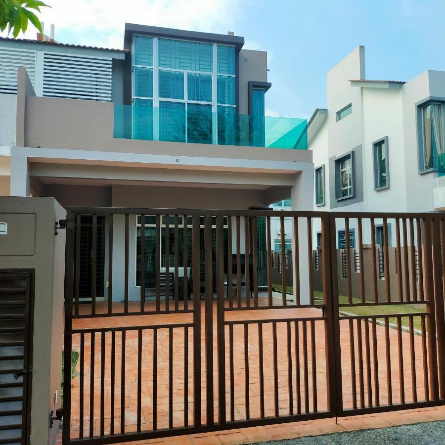 Ferienwohnung Casuarina Sea Breeze Desaru Exterior foto