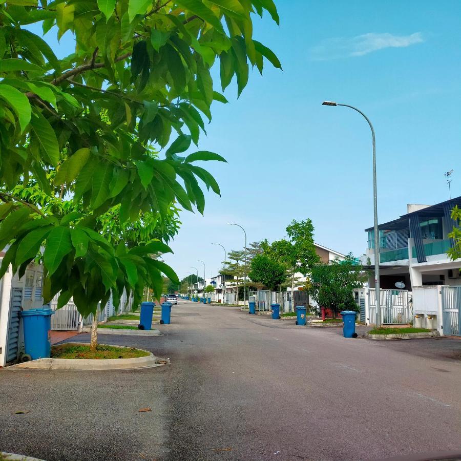 Ferienwohnung Casuarina Sea Breeze Desaru Exterior foto